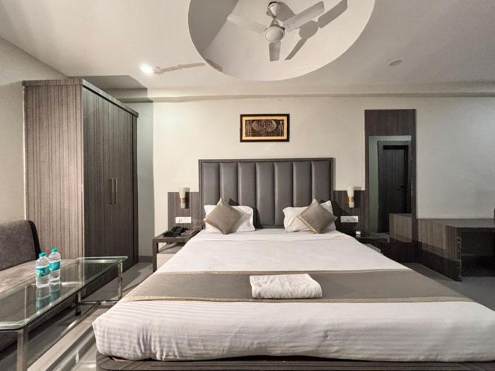 Hotel Royal Retreat Sambalpur Exterior foto