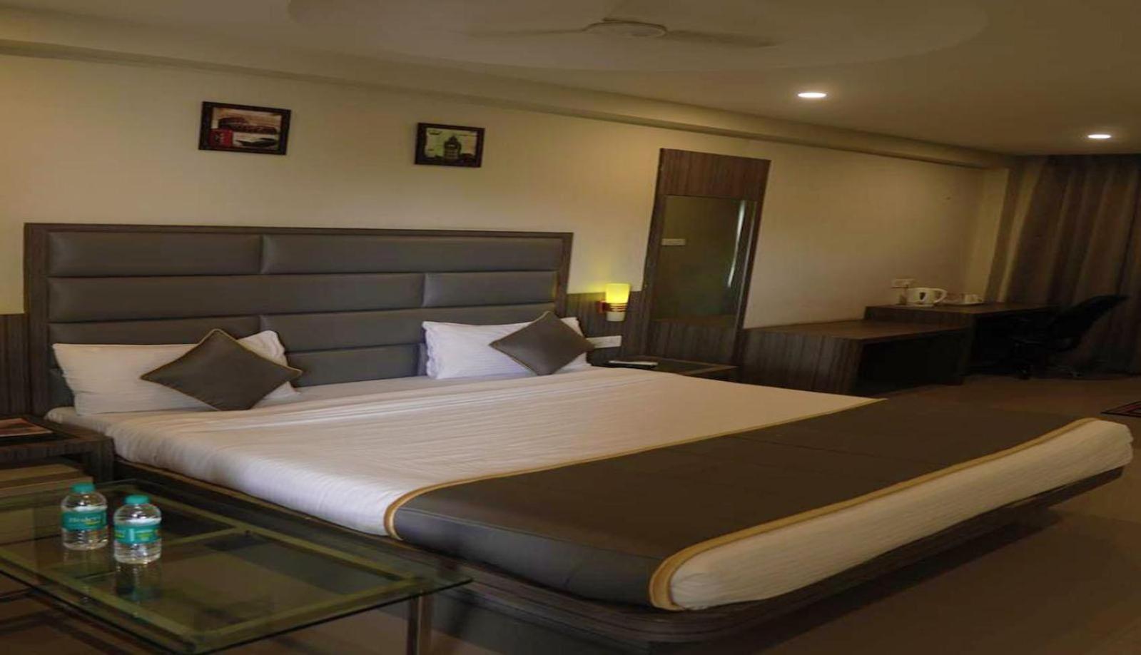 Hotel Royal Retreat Sambalpur Exterior foto