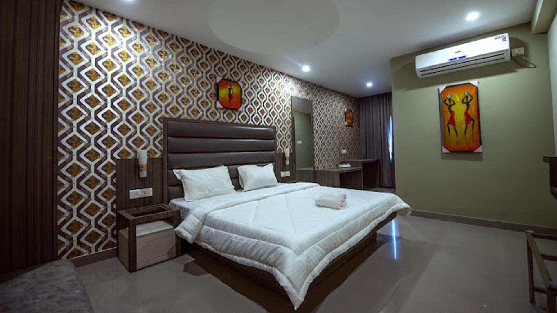 Hotel Royal Retreat Sambalpur Exterior foto